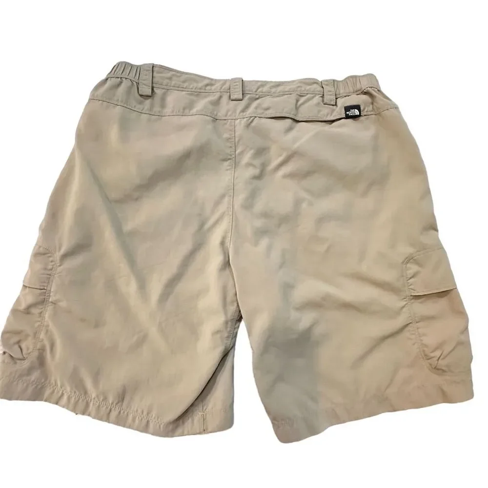 The North Face Men's Beige Cargo Shorts Size 35” Casual‎ Lightweight